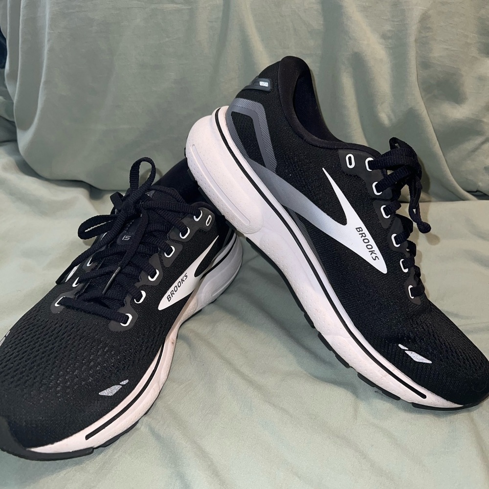 Brooks Ghost 15 women’s running shoes